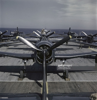 163033619 the aircraft carrier arromanches rangés sur gettyimages