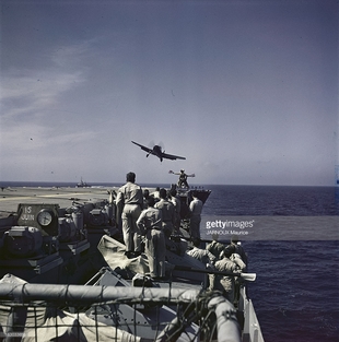 163033655 the aircraft carrier arromanches rangés sur gettyimages