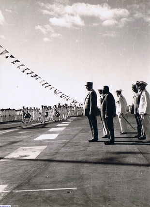 alabordache.fr 1959 : Le Général de Gaulle à bord de l'Arromanches