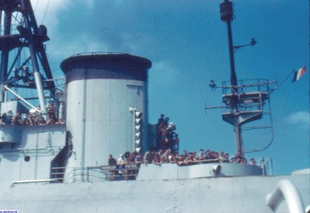 alabordache.fr 1960 : Du monde sur l'îlot...