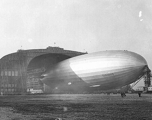 Big%20Hindenburg%20emerging%20from%20Hangar%201